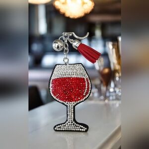Cheers & Sparkle Wine Glass Keychain 🍷🍷